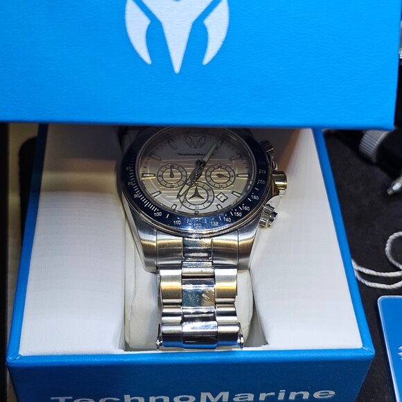 Technomarine Manta Ray TM-220122 very nice shape, new battery - Picture 5 of 6